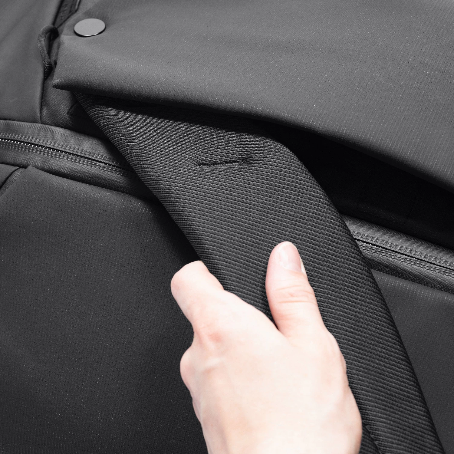 Peak Design Travel Duffelpack 65 L 20 Peak Design Travel Duffelpack 65 L - Image 20