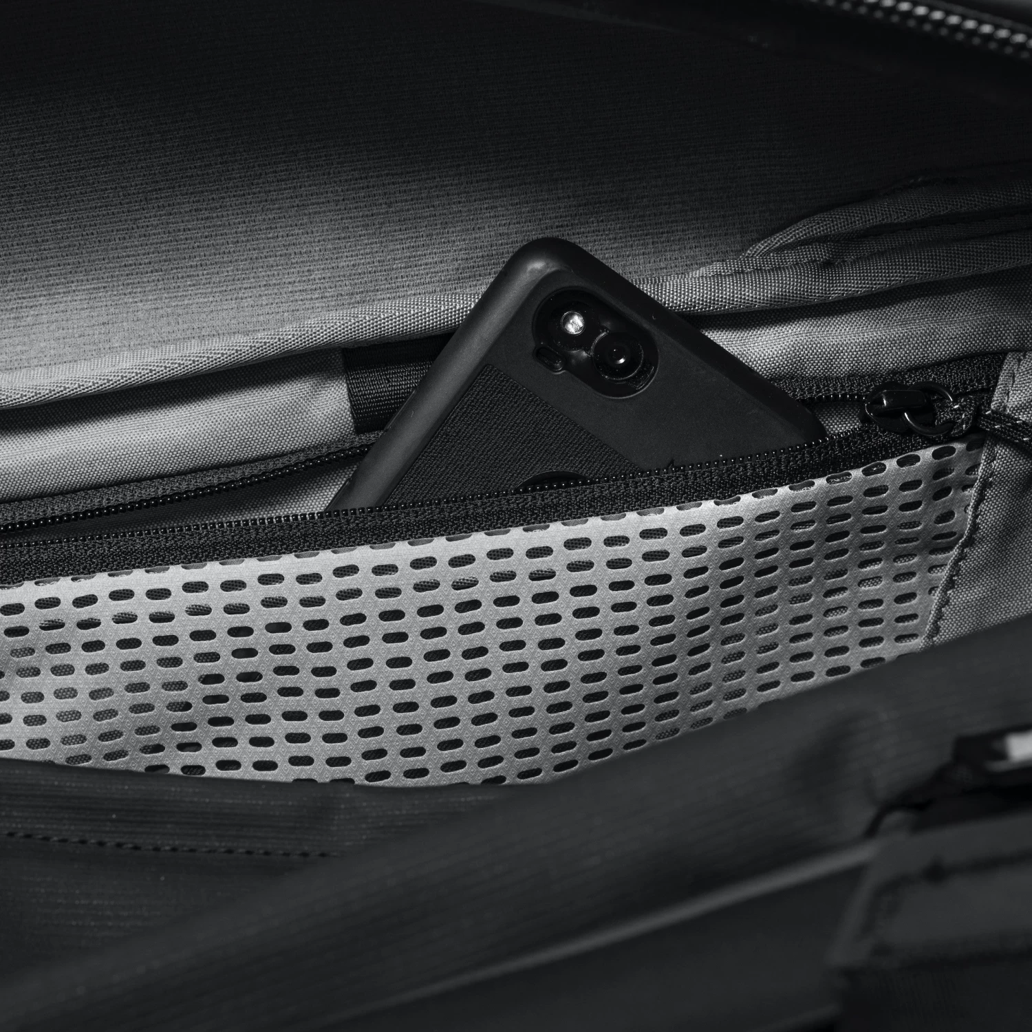 Peak Design Travel Duffel 35 L 15 Peak Design Travel Duffel 35 L - Image 15