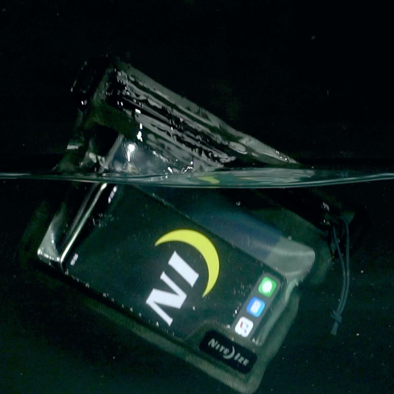 Nite Ize RunOff® Waterproof Pocket 14 Nite Ize RunOff® Waterproof Pocket - Image 14