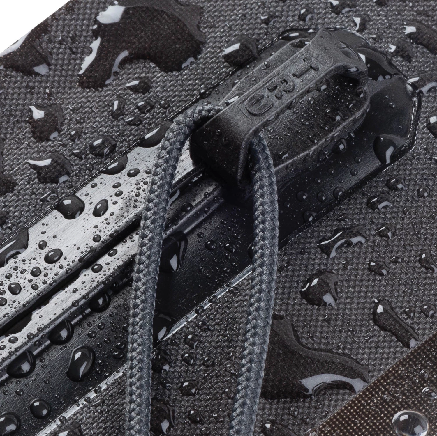 Nite Ize RunOff® Waterproof Small Travel Pouch 9 Nite Ize RunOff® Waterproof Small Travel Pouch - Image 9