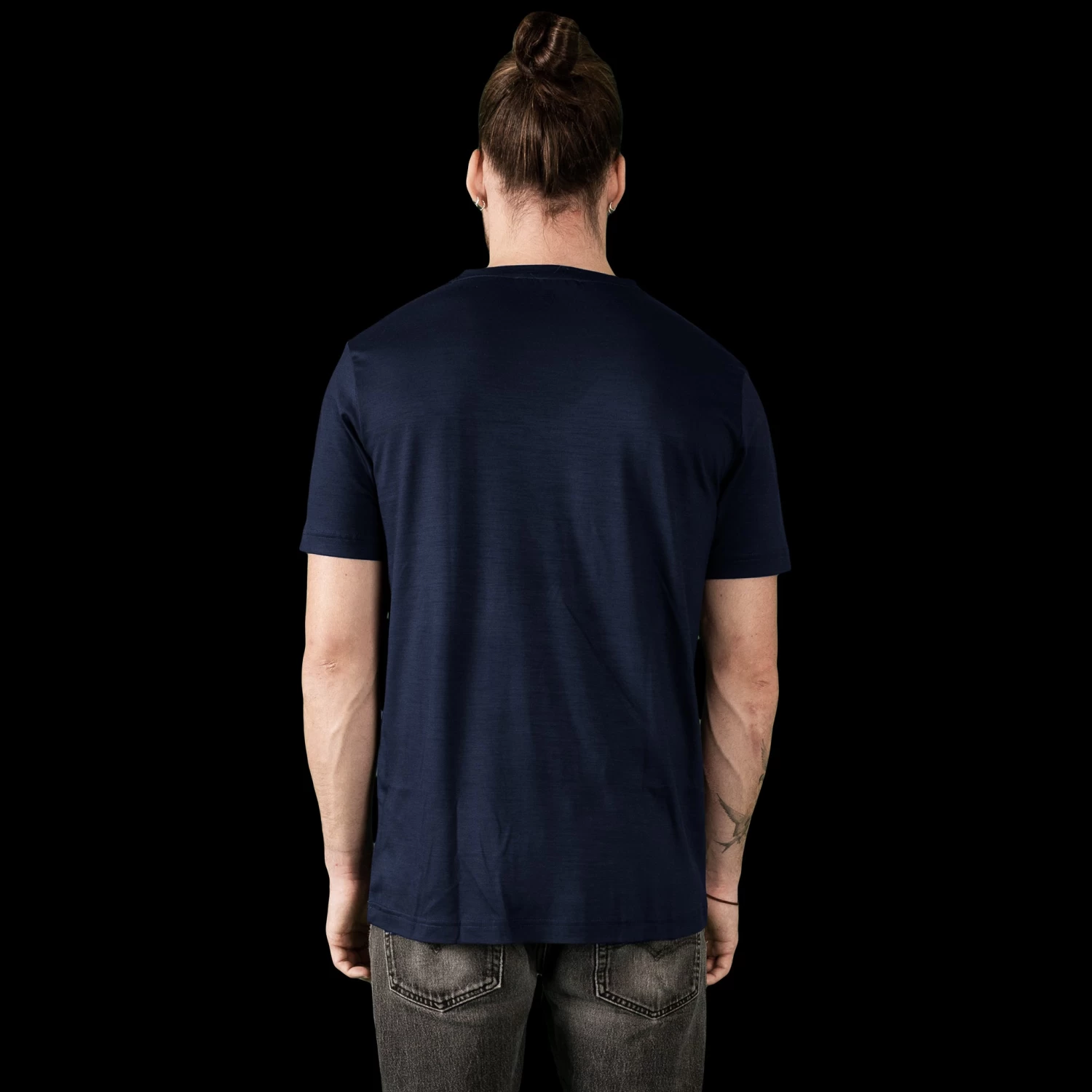 Ultrafine Merino T-Shirt - Navy 5 Ultrafine Merino T-Shirt - Navy - Image 5