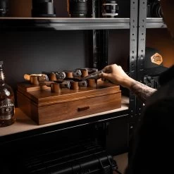 Armory Knife Display -Outdoor Equip Store 41040