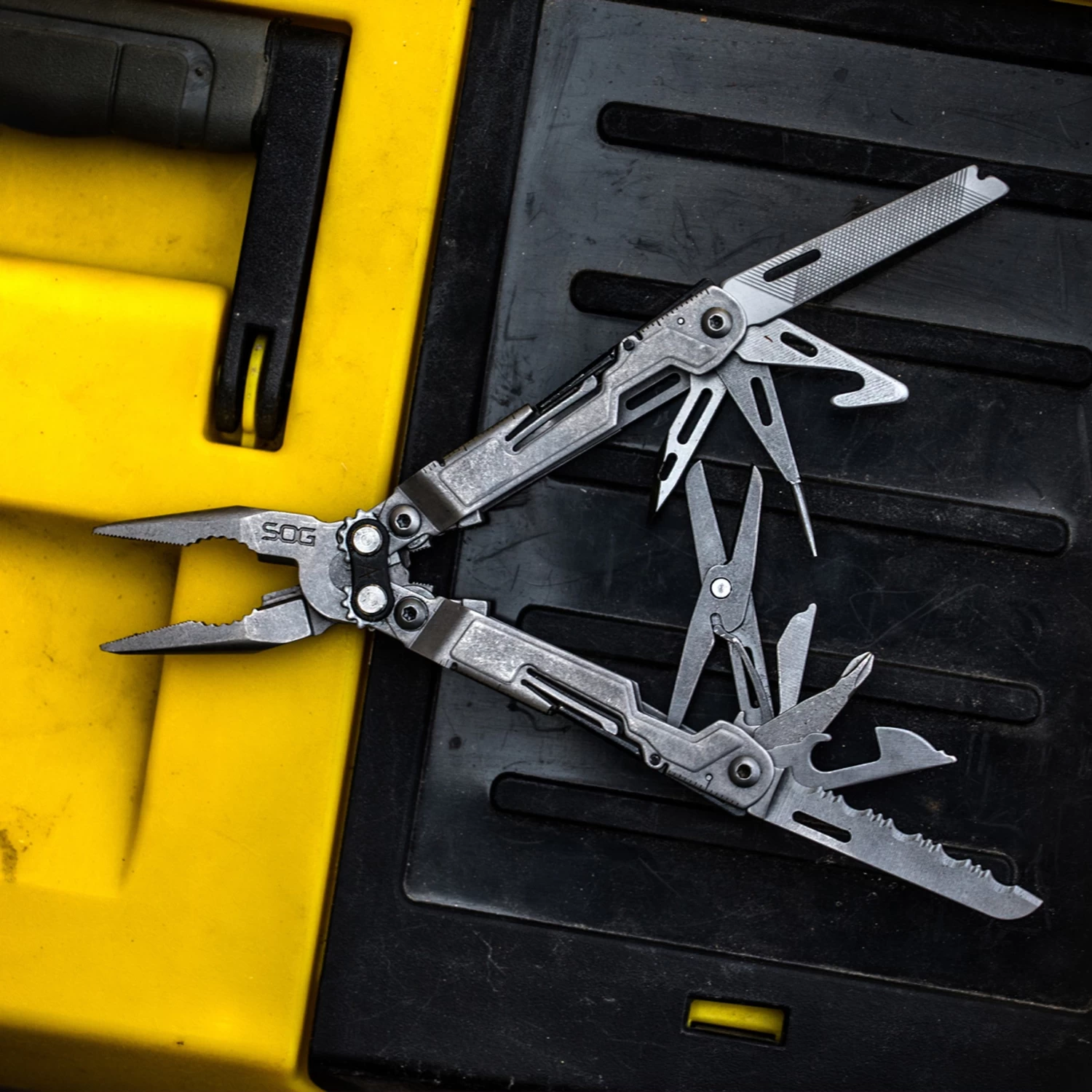 SOG PowerPint Multi-Tool 9 SOG PowerPint Multi-Tool - Image 9