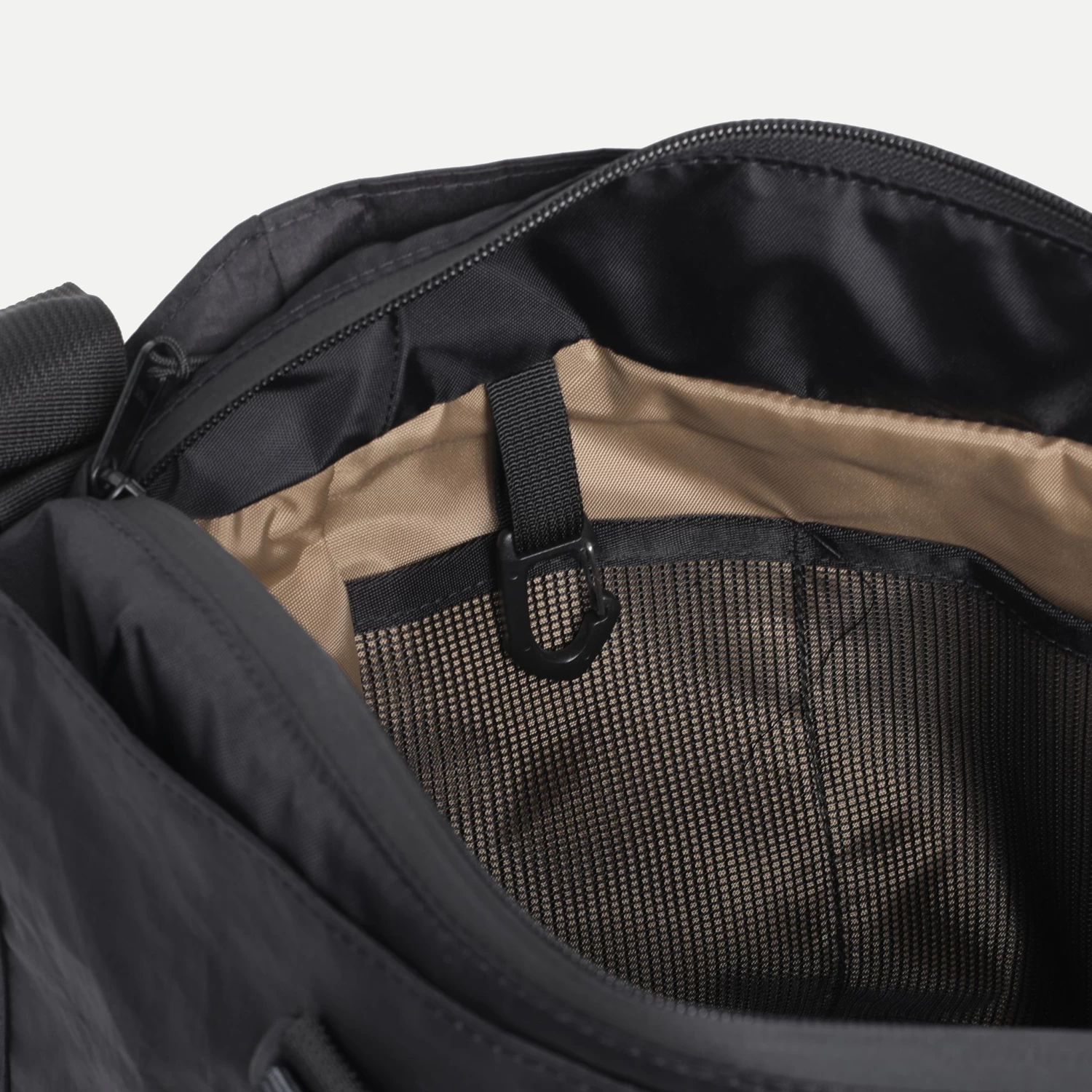 Utility Tote Portrait Dyneema 8 Utility Tote Portrait Dyneema - Image 8