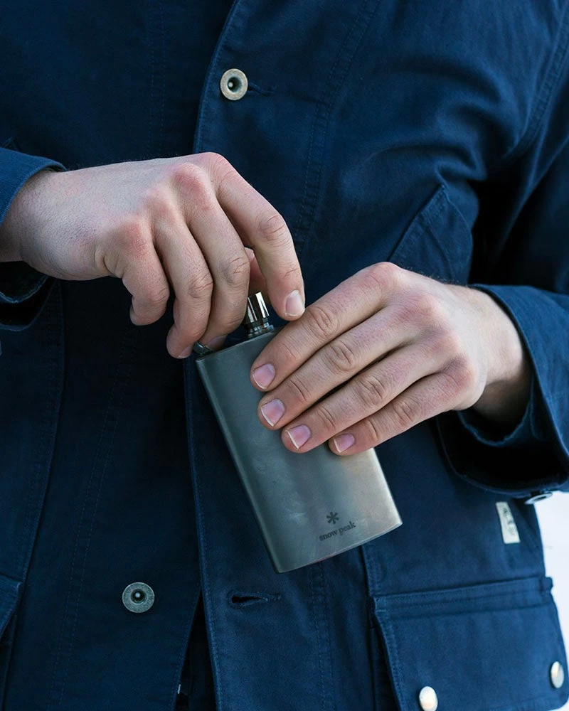 Snow Peak Titanium Flask (L) 5 Snow Peak Titanium Flask (L) - Image 5