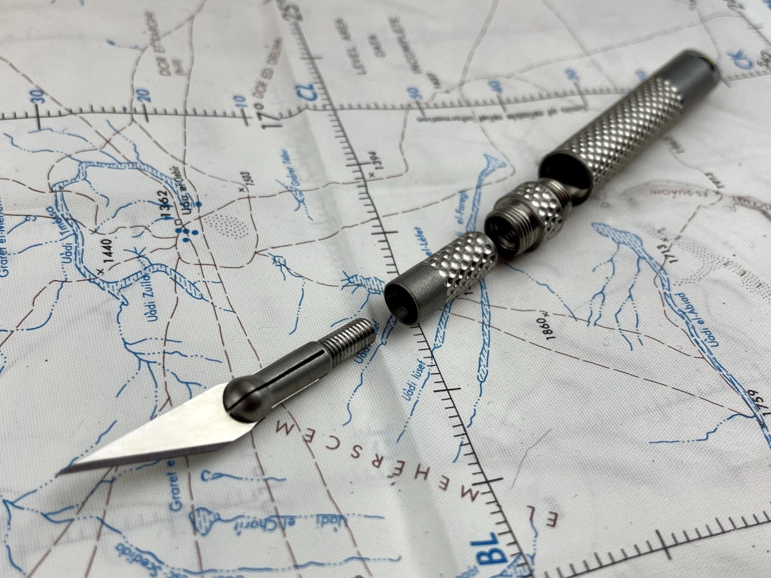 Titanium Collapsible Scalpel 7 Titanium Collapsible Scalpel - Image 7