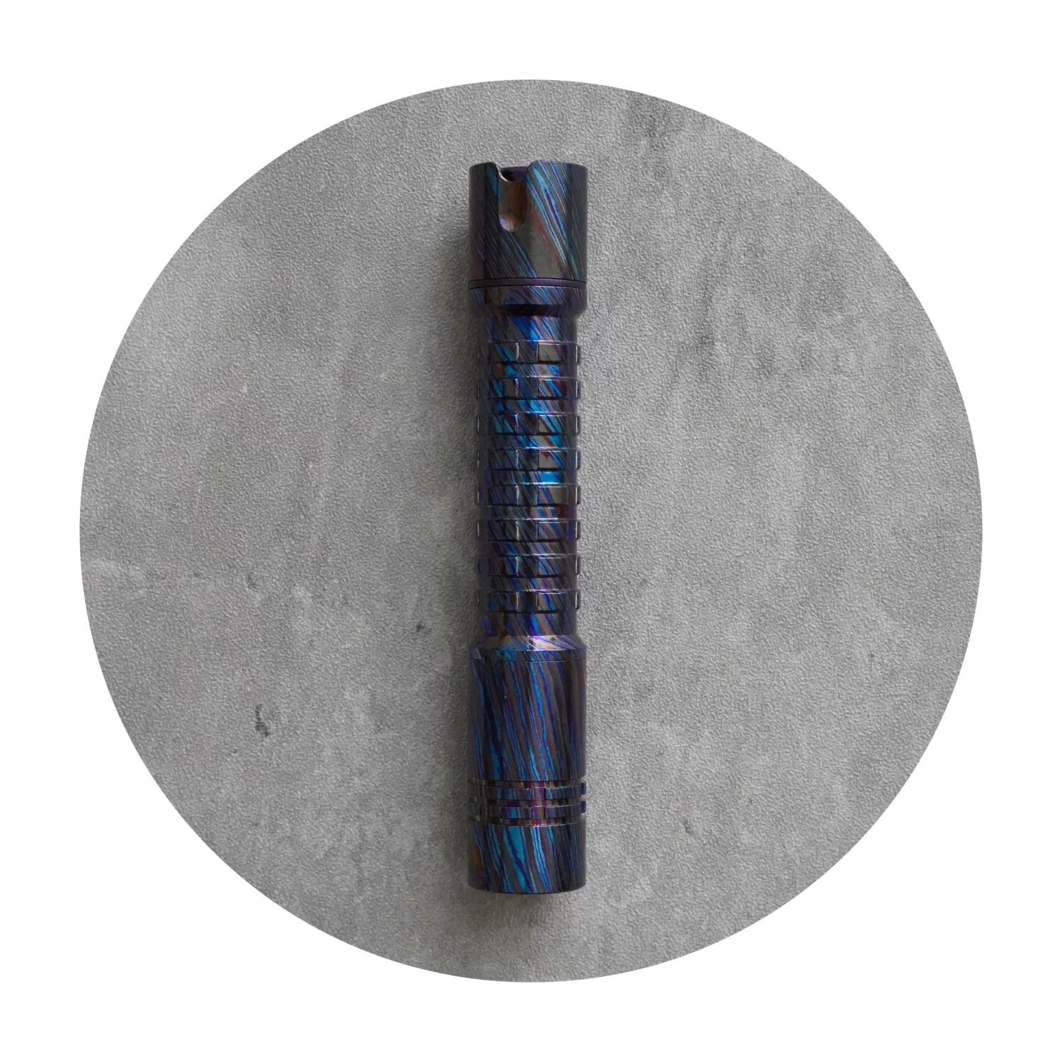 Pineapple Mini ZircuTi Flashlight 1 Pineapple Mini ZircuTi Flashlight