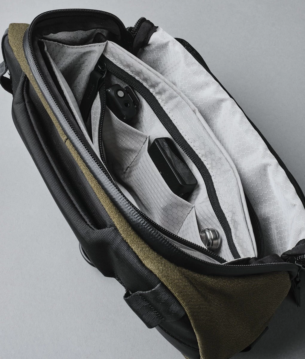 Vertex Pouch 17 Vertex Pouch - Image 17