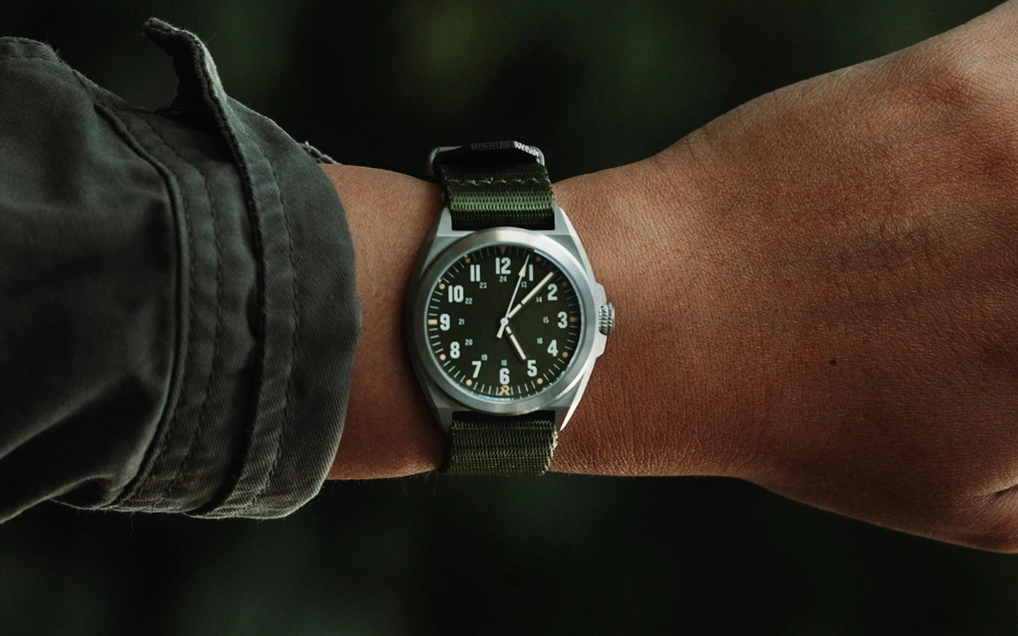 Valour 38 Spruce Green 3 Valour 38 Spruce Green - Image 3