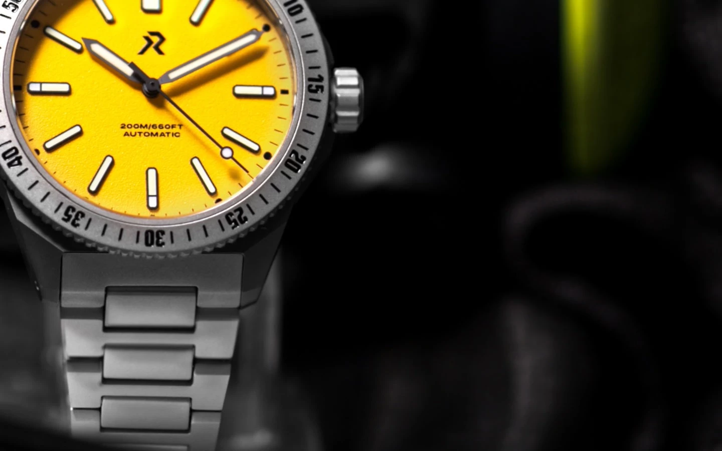 Endeavour Medallion Yellow 6 Endeavour Medallion Yellow - Image 6