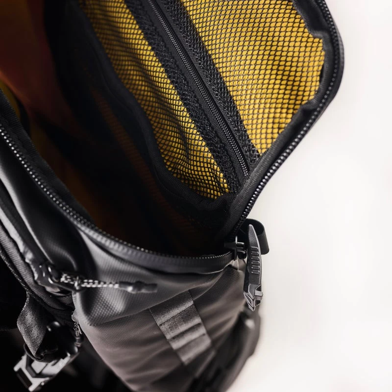 Clamshell 25 Backpack 9 Clamshell 25 Backpack - Image 9