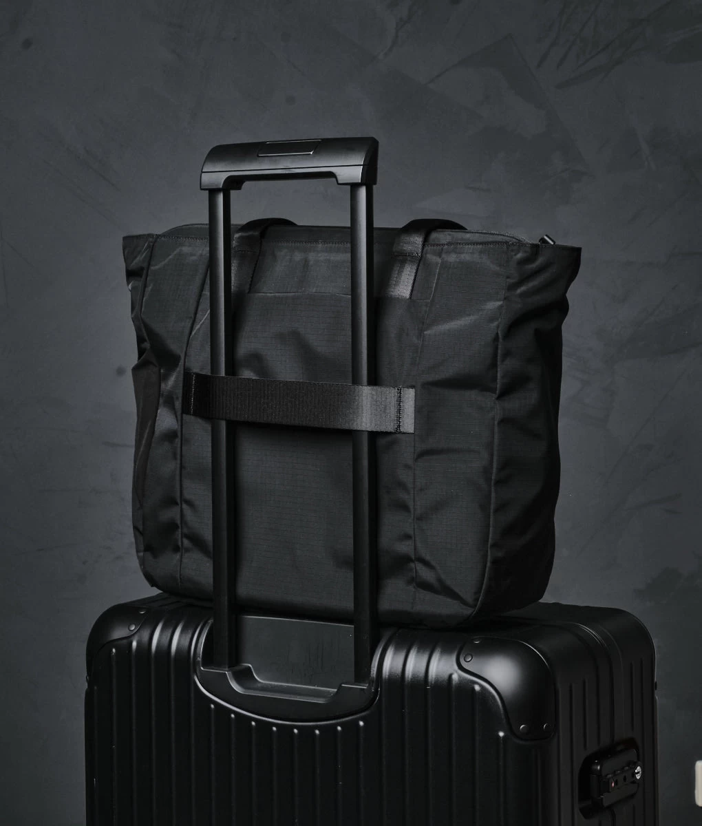 Metro Tote 4 Metro Tote - Image 4