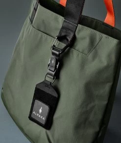 Hub Carabiner (L) -Outdoor Equip Store HUBPATCHPANEL7