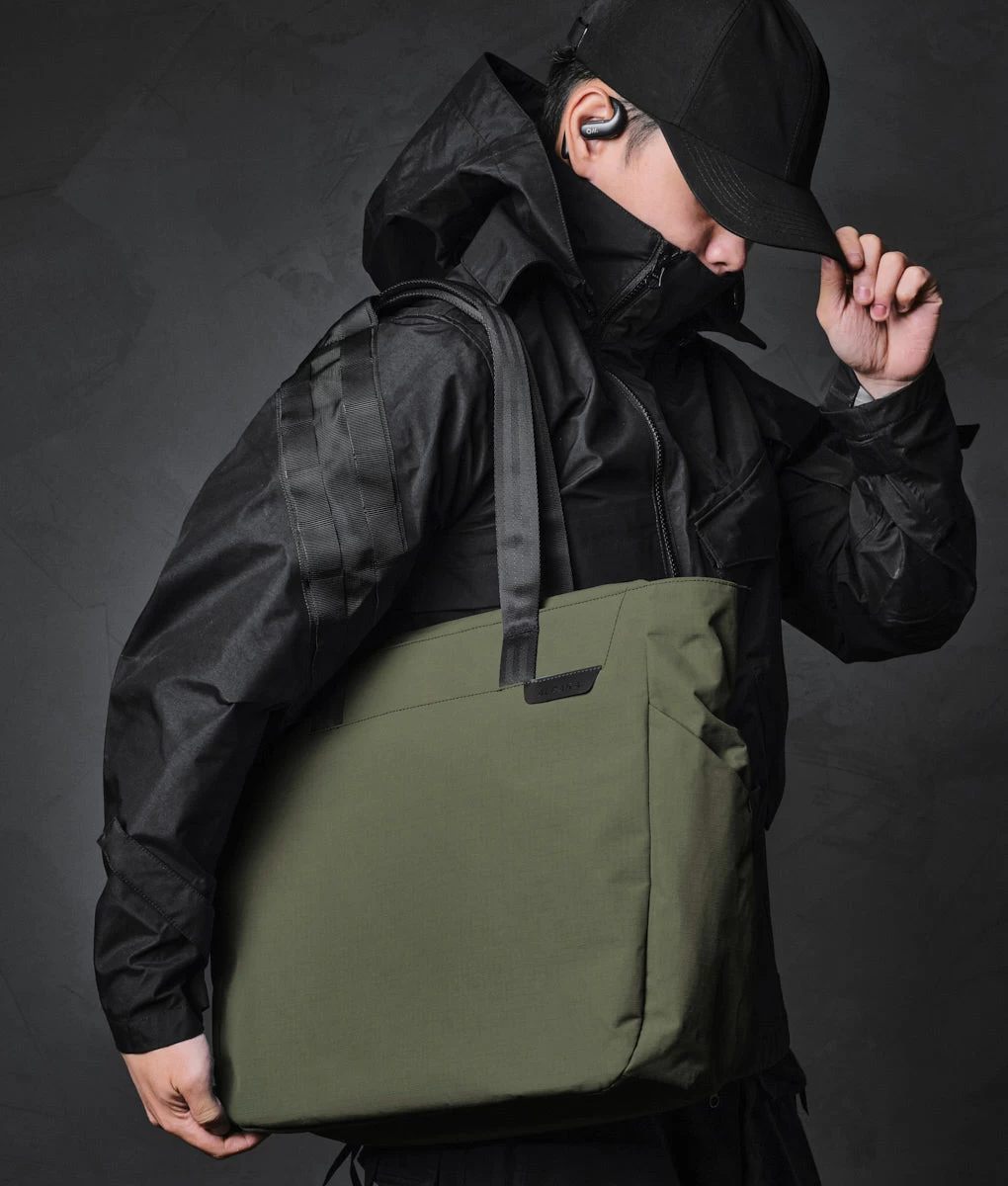 Metro Tote 19 Metro Tote - Image 19