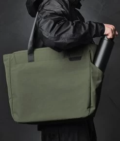 Metro Tote 39 Metro Tote -Outdoor Equip Store METROTOTEGREENBLACK141