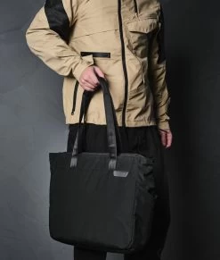 Metro Tote 27 Metro Tote -Outdoor Equip Store METROTOTEGREENBLACK5