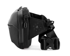 Navigator Sling 1 L -Outdoor Equip Store Nomatic Navigator Sling1L Black Side 20200224