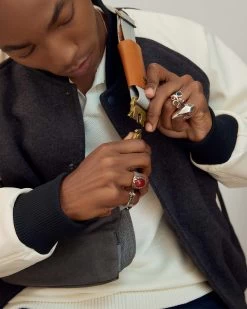 Sling Bag 35 Sling Bag -Outdoor Equip Store SlingBag Anti theftbag CutResistantVintageGreyBuckle