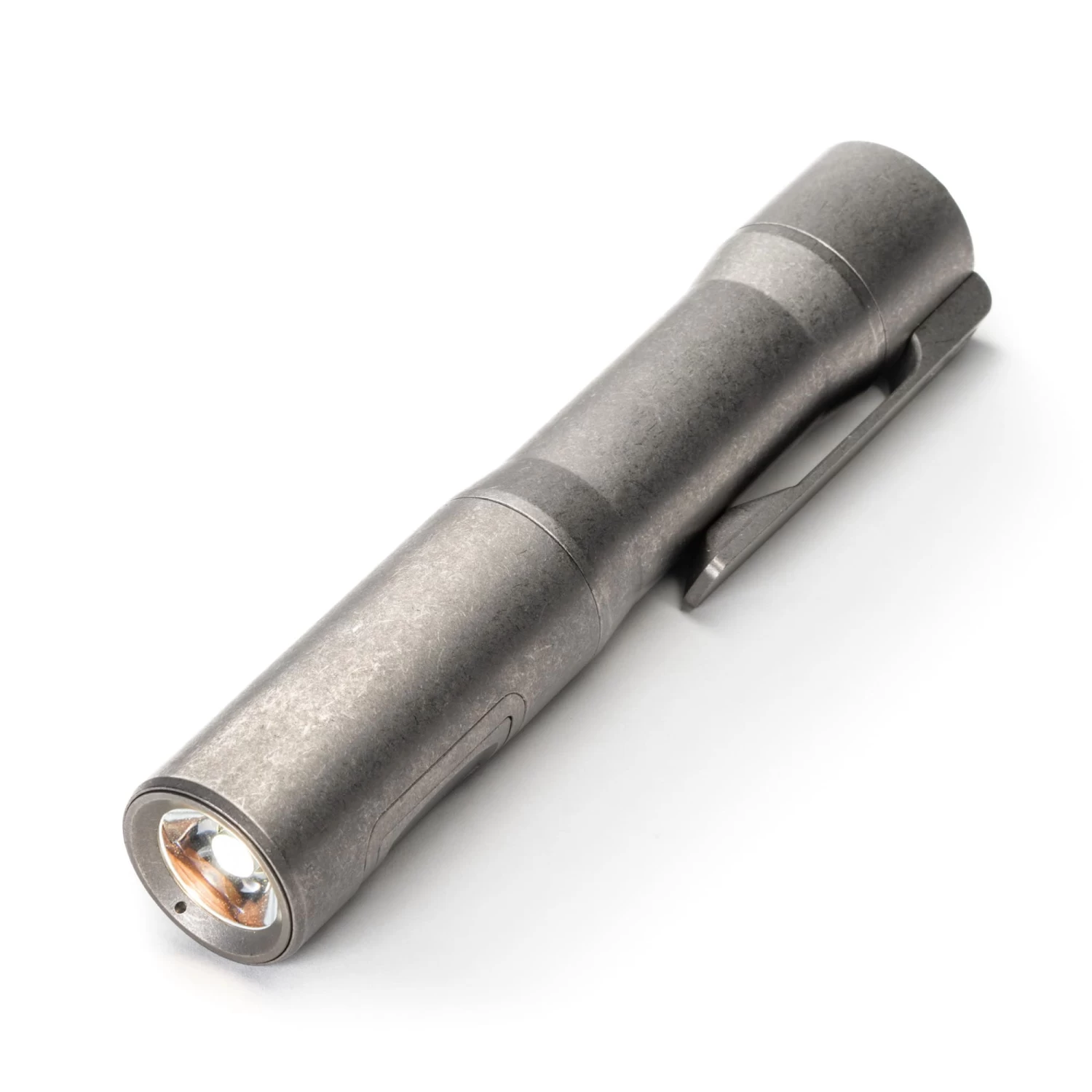 Rampant™ R4 EDC Titanium Flashlight 18 Rampant™ R4 EDC Titanium Flashlight - Image 18