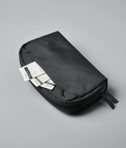 Toiletry Bag 29 Toiletry Bag -Outdoor Equip Store TOILETRIESBAGAXOFLUXRIPSTOP210D15