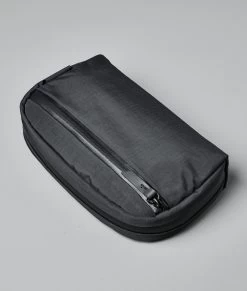 Toiletry Bag 30 Toiletry Bag -Outdoor Equip Store TOILETRIESBAGAXOFLUXRIPSTOP210D17
