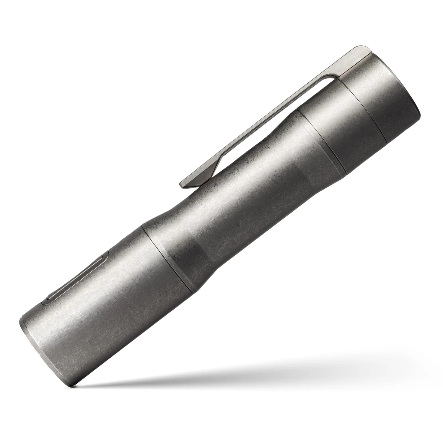 Rampant™ R8 EDC Titanium Flashlight 11 Rampant™ R8 EDC Titanium Flashlight - Image 11