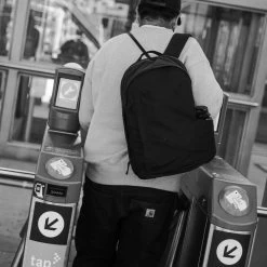 Everything 17 L Backpack 17 Everything 17 L Backpack -Outdoor Equip Store b3490cdacdab547b5c6aa76491a230ce8b855363 1638x1638 1