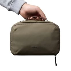 BELLROY Hanging Toiletry Kit -Outdoor Equip Store bellroy edha seakelp web 06