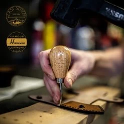 Hyzer Sheath Leather -Outdoor Equip Store leather work hyzer last stitch without horween logo 8 min