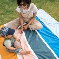 Nomadix Festival Blanket -Outdoor Equip Store nomadix ft strp 105 park family mom baby picnic festival blanket 2