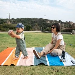 Nomadix Festival Blanket -Outdoor Equip Store nomadix ft strp 105 park family mom baby picnic festival blanket
